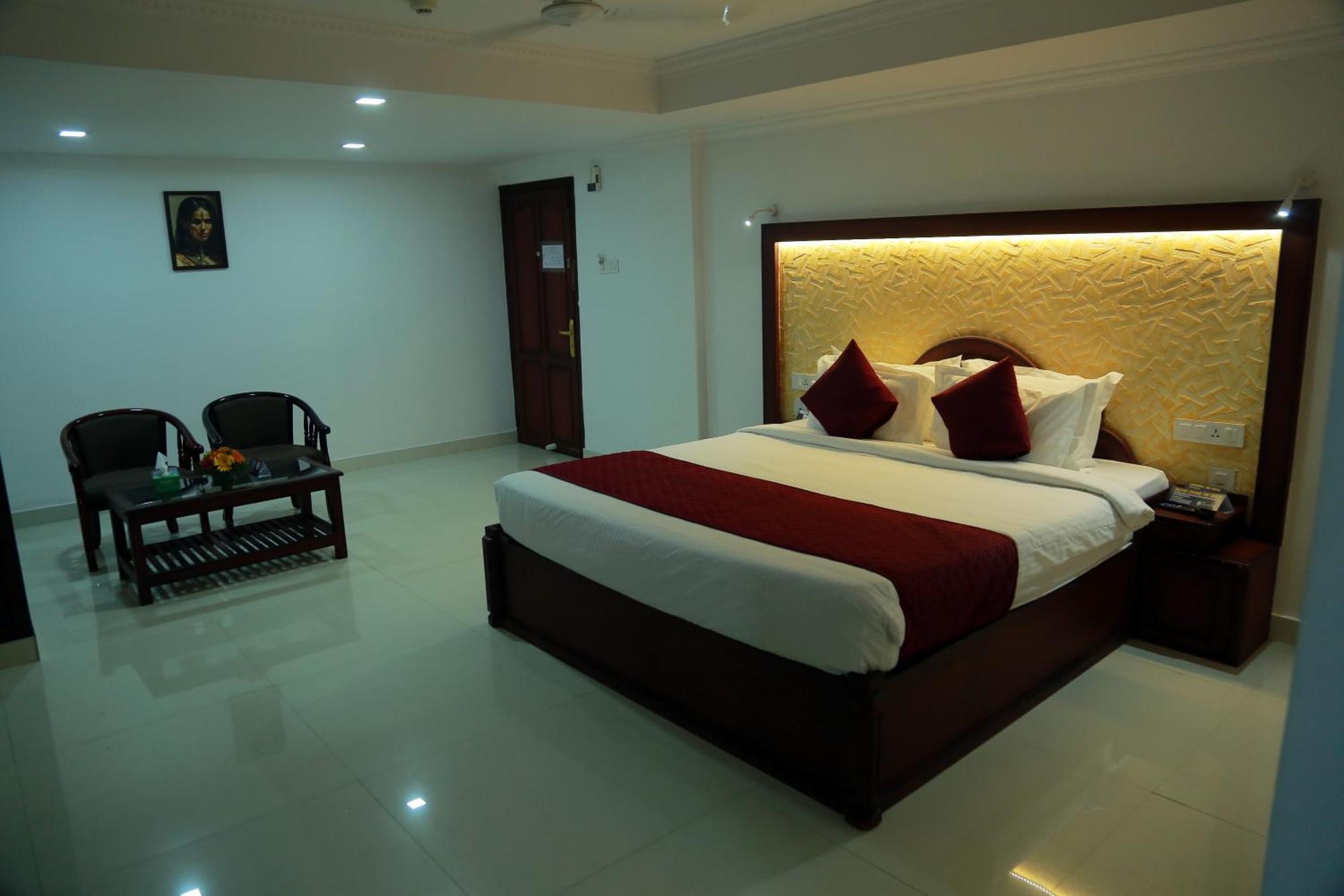 Hotel Savera Park Thrissur Exterior photo