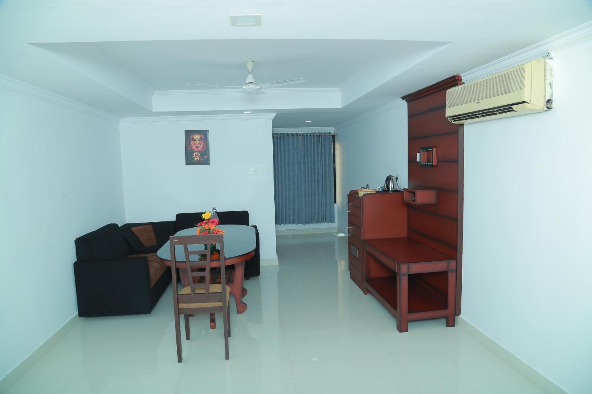 Hotel Savera Park Thrissur Exterior photo
