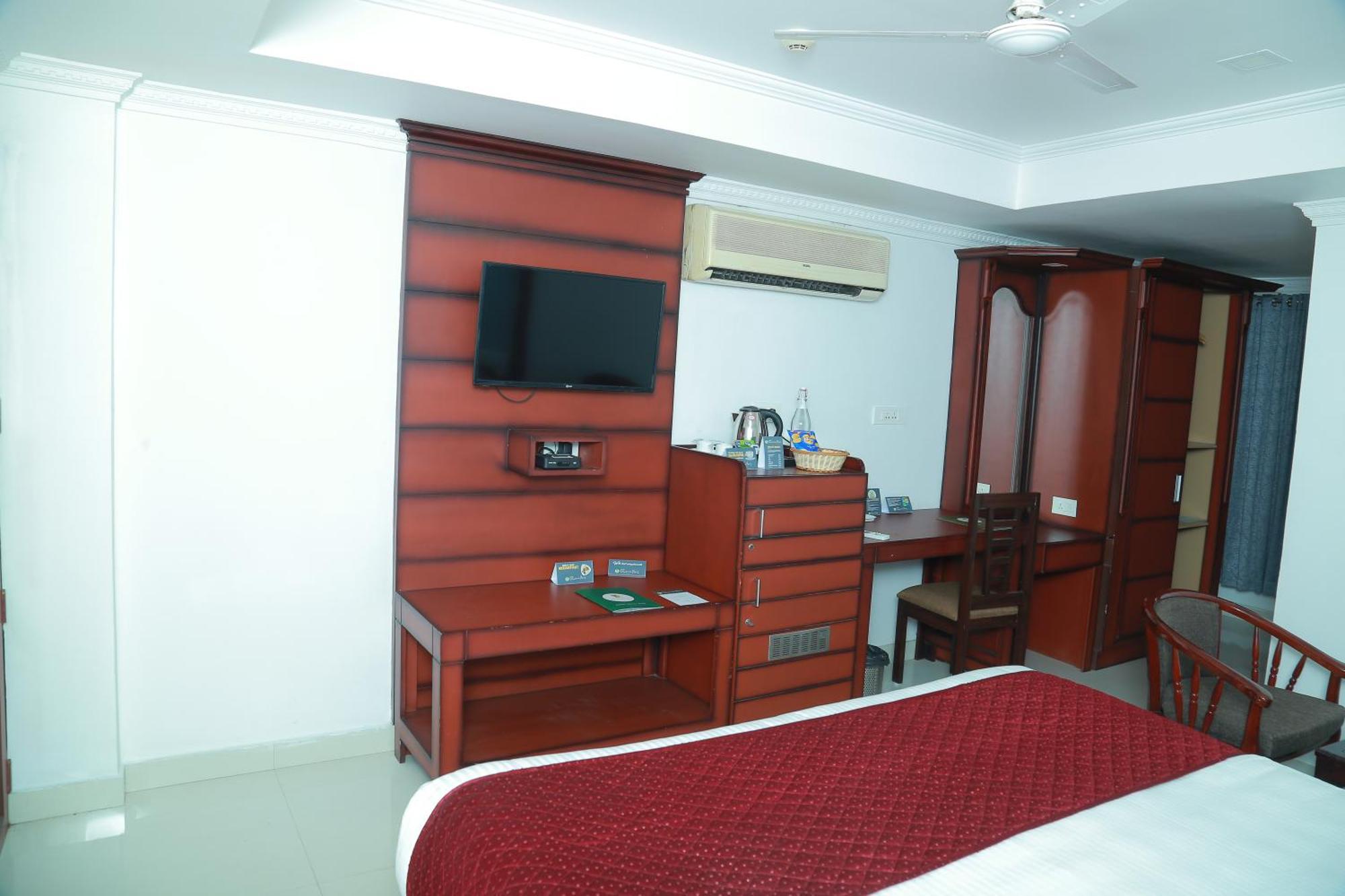 Hotel Savera Park Thrissur Exterior photo
