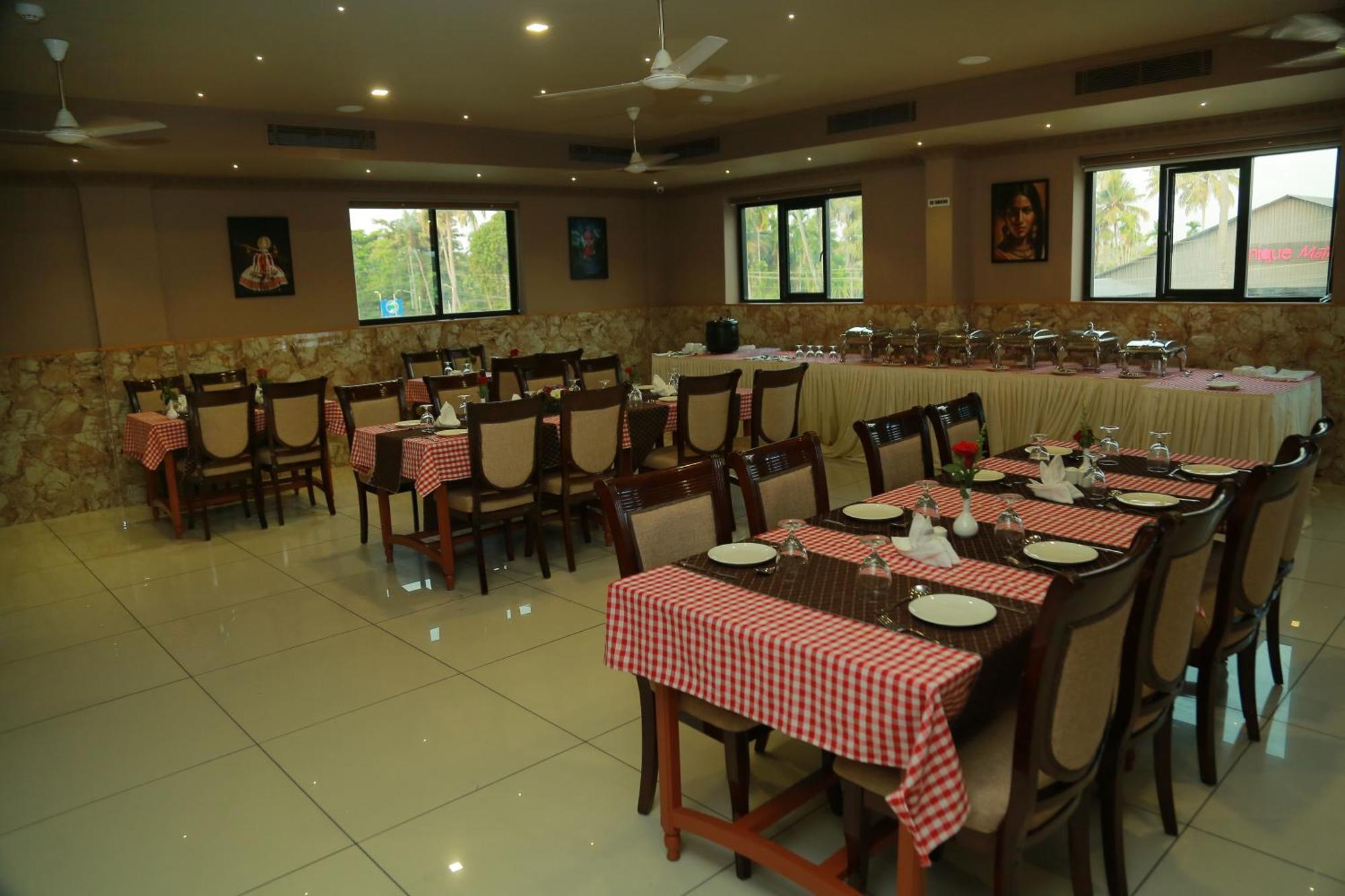 Hotel Savera Park Thrissur Exterior photo