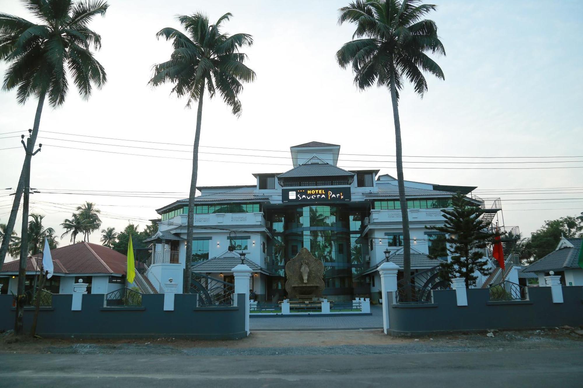 Hotel Savera Park Thrissur Exterior photo