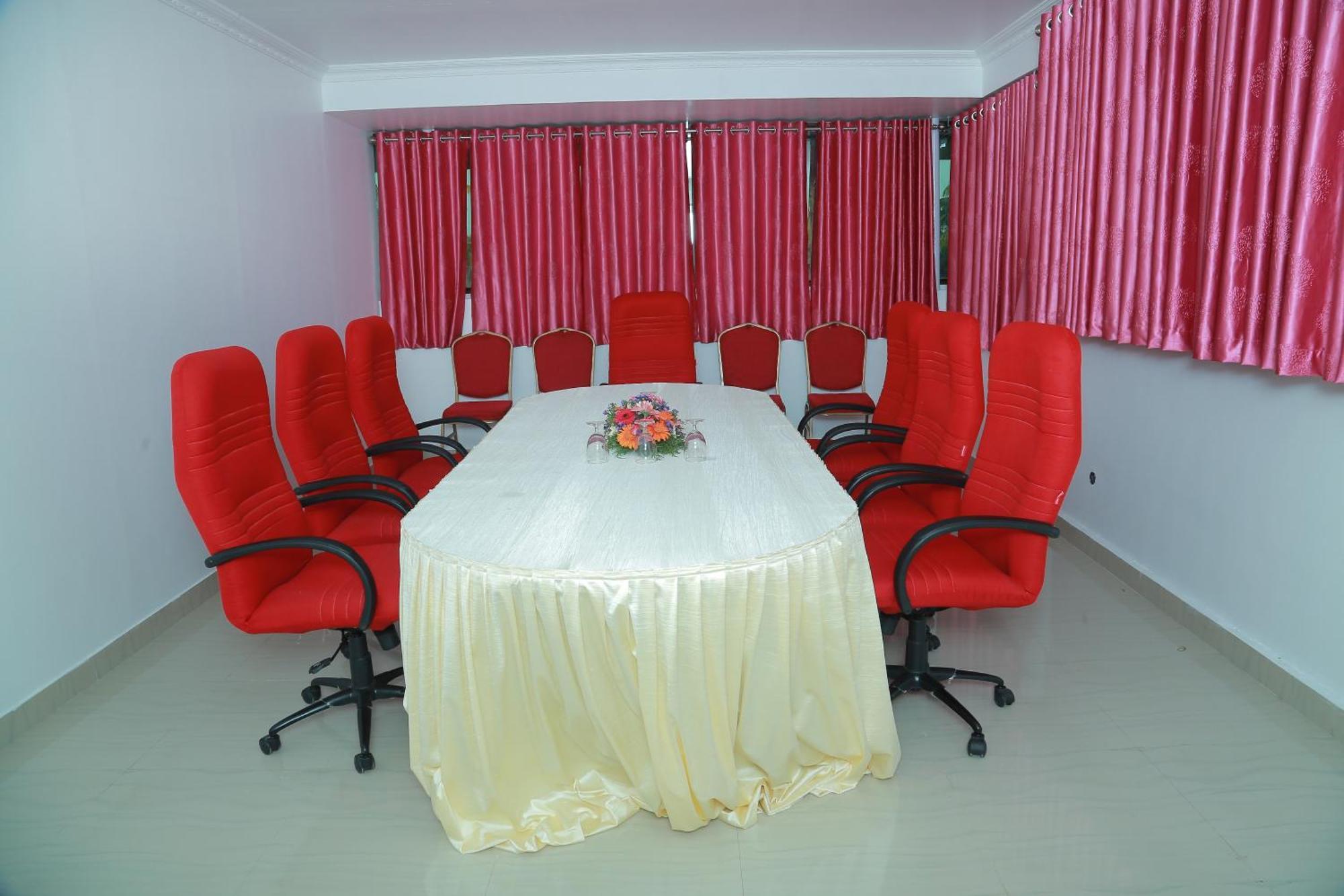 Hotel Savera Park Thrissur Exterior photo