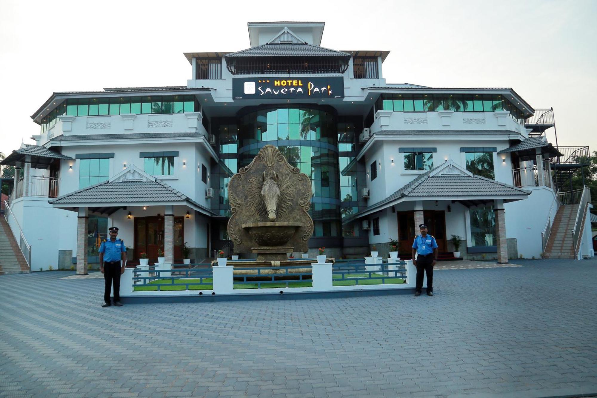 Hotel Savera Park Thrissur Exterior photo